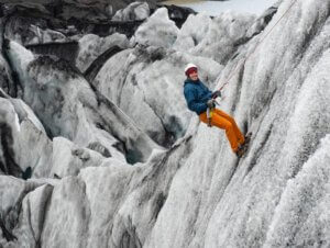 טיפוס על קרחון באיסלנד
