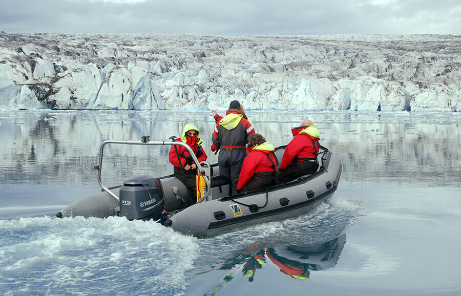 שייט בסירת זודיאק בלגונת הקרחונים