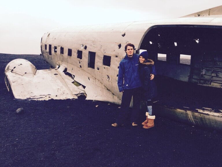 מטוס על החוף השחור באיסלנד