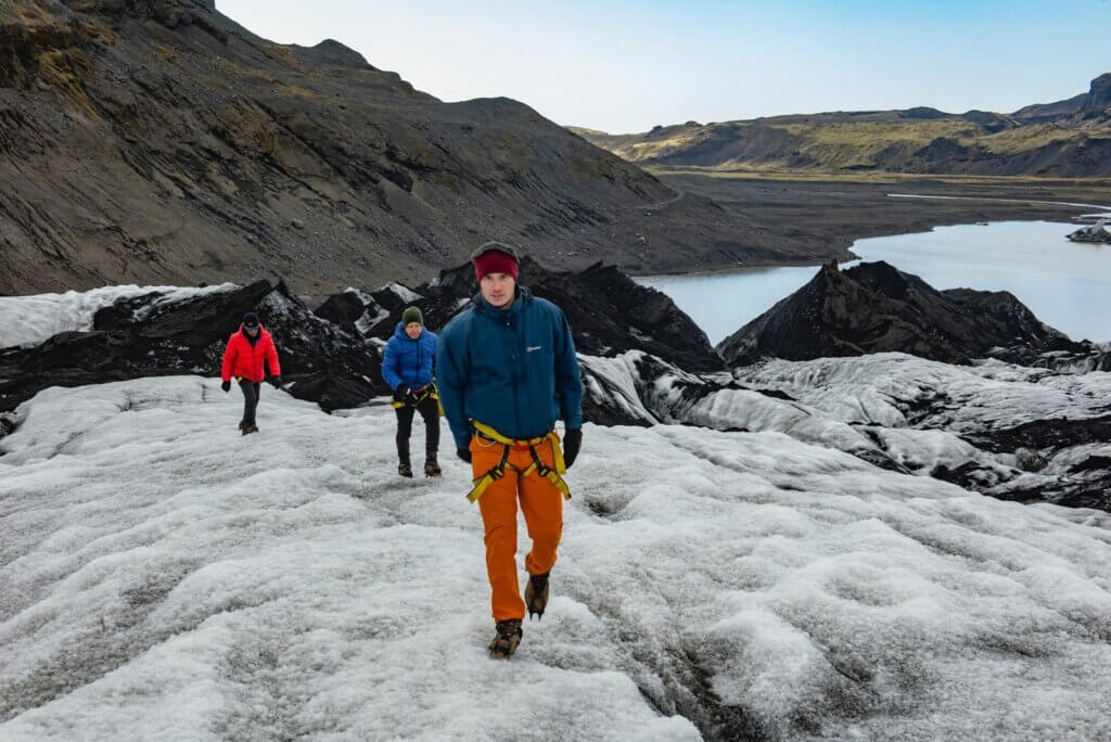 טיול קרחונים בחורף של איסלנד